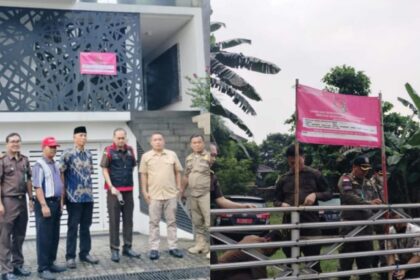 Kolase Sitaan Rumah Mewah dan Tanah Milik Tersangka Kasus Korupsi Rp 65 M Bank Banten.