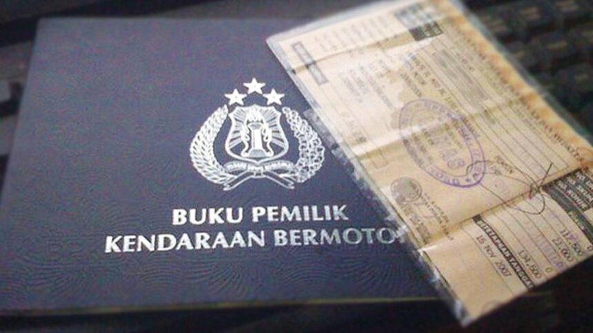 Ilustrasi BPKB dan STNK Motor