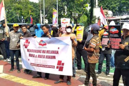 Aksi Pemuda Milenial Indonesia Bersatu (PMIB) dukung Ketua MA Berantas Mafia Hukum