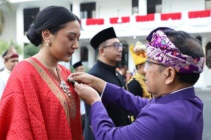 Putri Tanjung