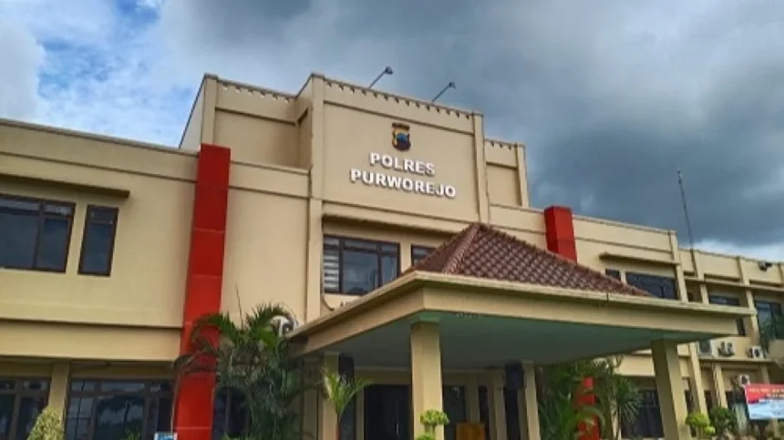 Kapolres Purworejo Dicopot