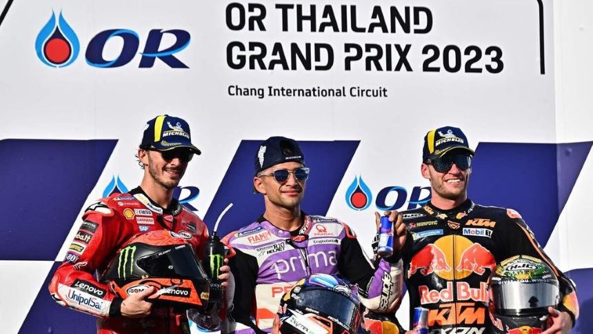Jorge Martin, Francesco Bagnaia, Brad Binder saat di Podium Sirkuit Internasional Chang di Buriram, Thailand