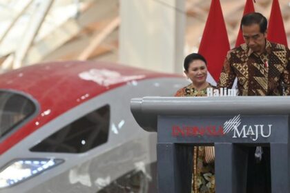 Presiden Jokowi Meresmikan Kereta Cepat