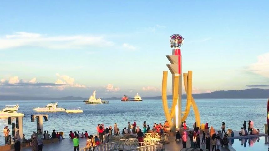 Landmark Ternate - Taman Kota di Pinggir Pantai Maluku Utara