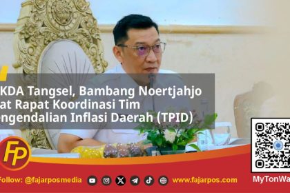 Sekretaris Daerah Tangerang Selatan (Sekda Tangsel), Bambang Noertjahjo saat mengikuti Rapat Koordinasi Tim Pengendalian Inflasi Daerah (TPID) untuk Triwulan II Tahun 2024 di Hotel Marilyn, Serpong Utara, pada hari Rabu (12/06/24).
