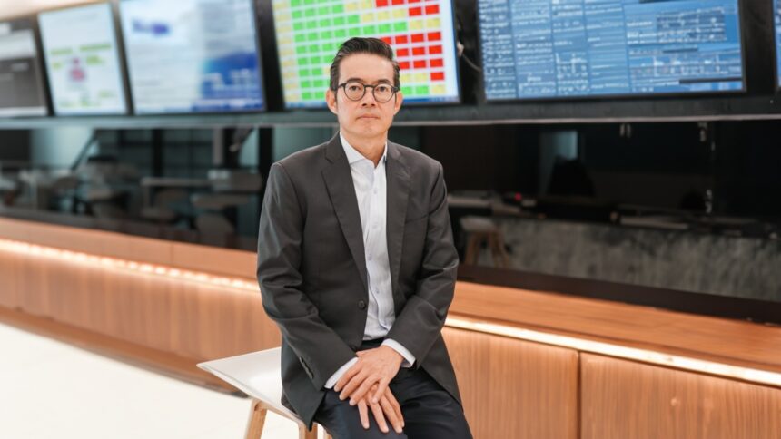 Moleonoto The, Direktur Utama PT Indo Premier Sekuritas.