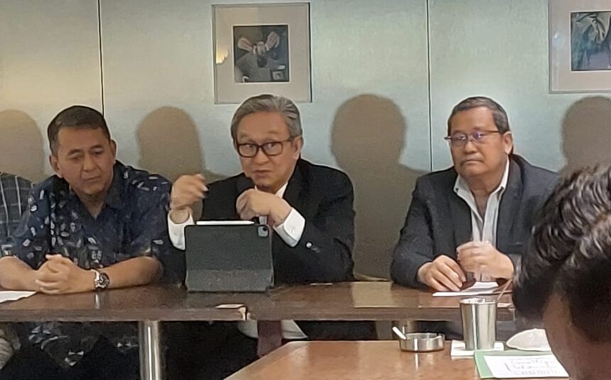 Ketua Umum Ikatan Advokat Indonesia (Ikadin), Maqdir Ismail