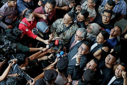 Tim hukum Hasto Kristiyanto, Maqdir Ismail usai sidang di Pengadilan Tipikor
