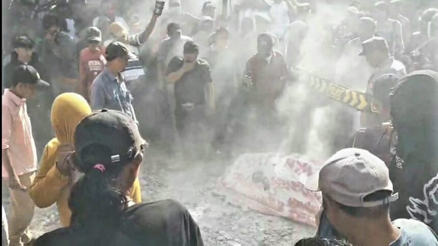 Ratusan Massa Bakar Keranda Mayat Buntut Bawaslu Bengkulu Selatan Abaikan 20 Laporan Kejahatan PSU